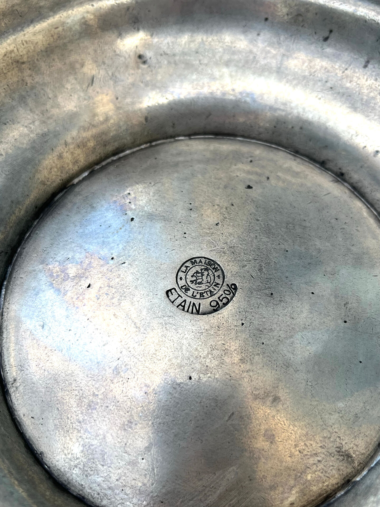 French pewter punch bowl set with 10 cups and ladle – grapevine Etain