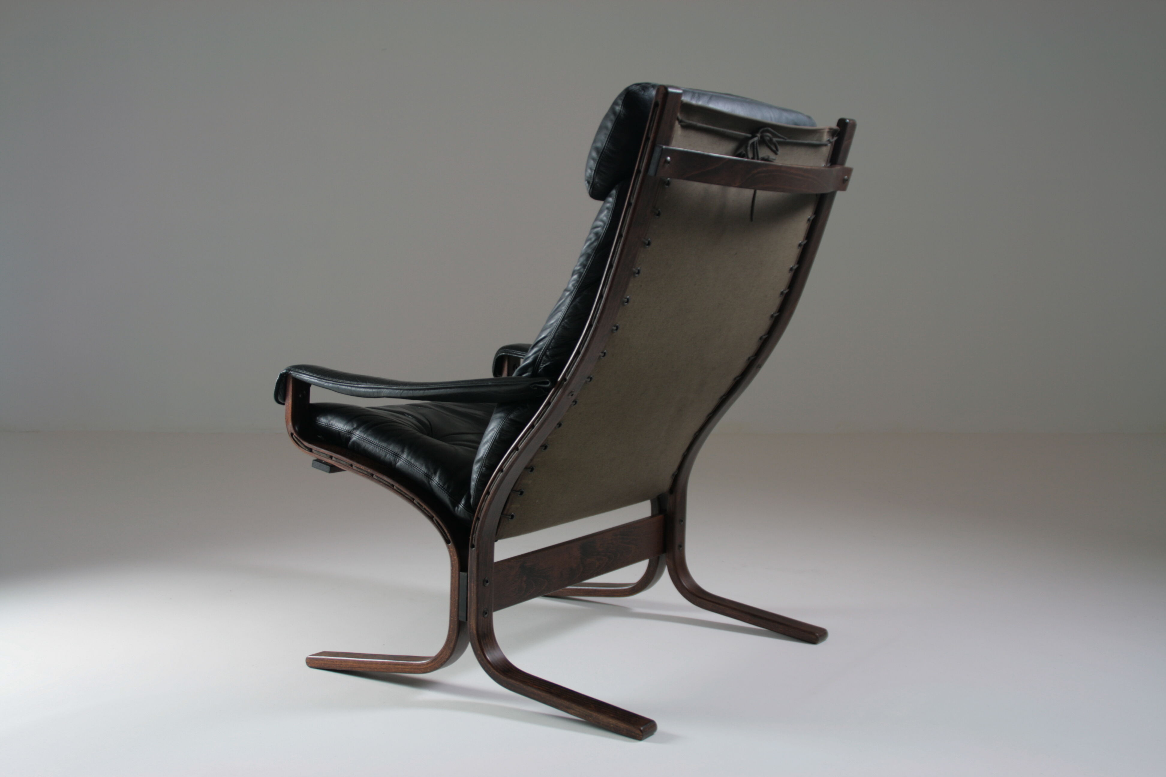 Vintage leather Siesta armchair with armrests by Ingmar Relling, Norway 1970