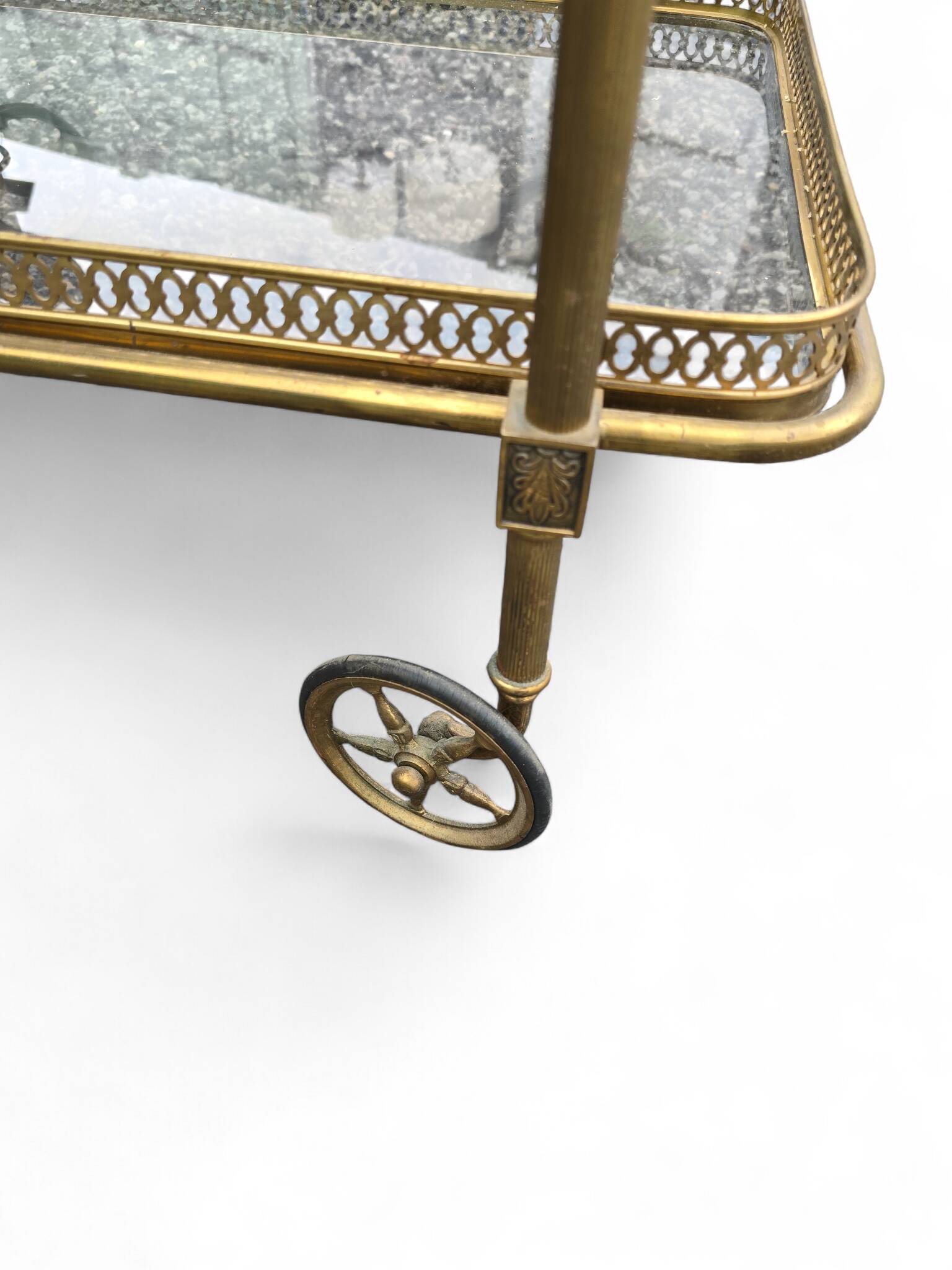 Serving cart - Neoclassical bar trolley in brass and glass