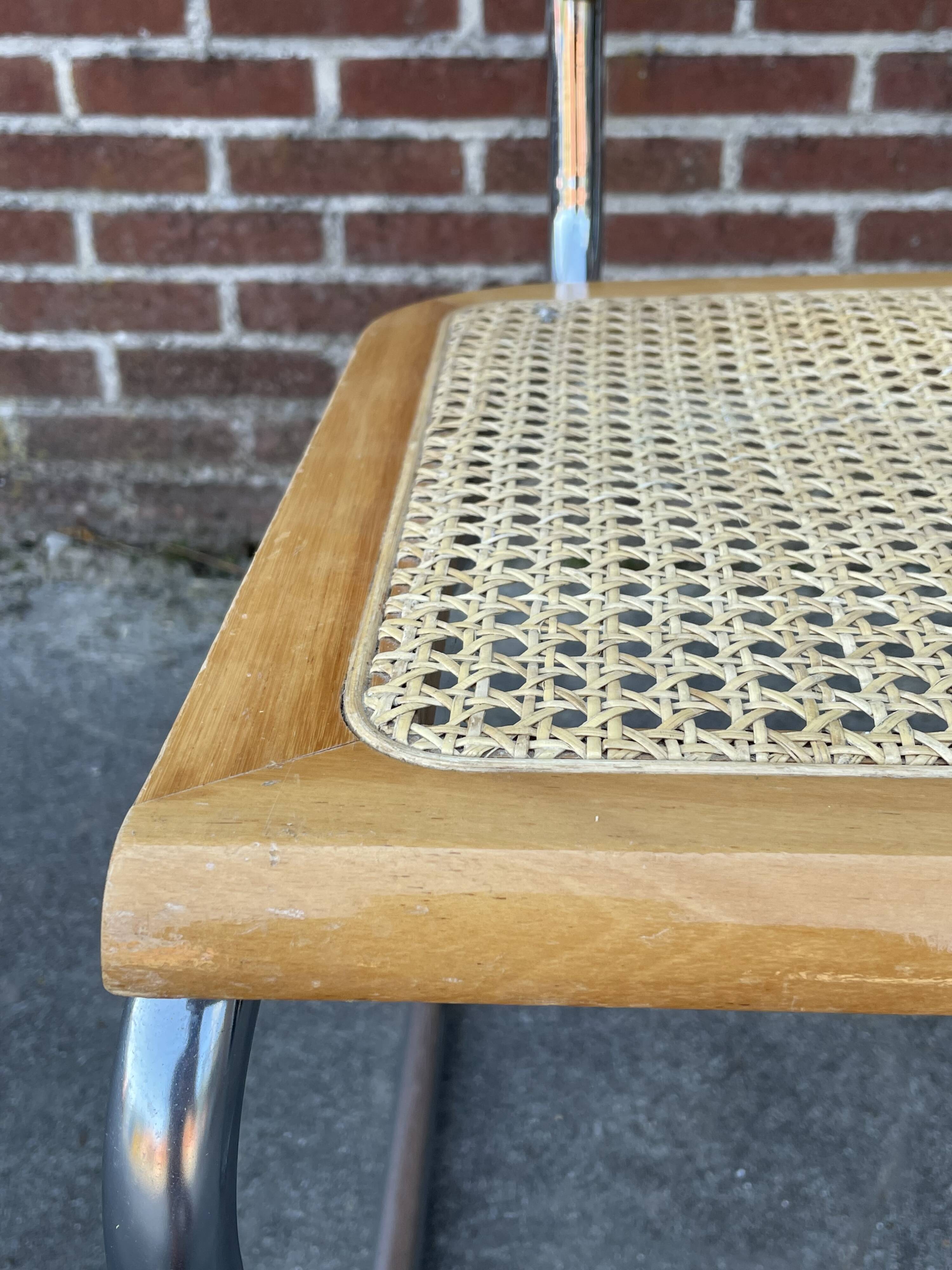 Cesca chair B64 with armrests by Marcel Breuer Design