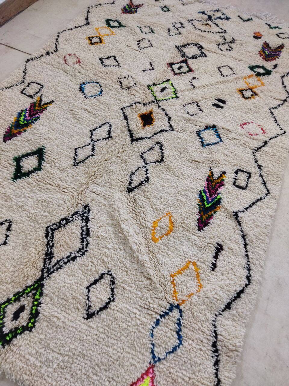 Handmade moroccan berber rug 250 x 153 cm