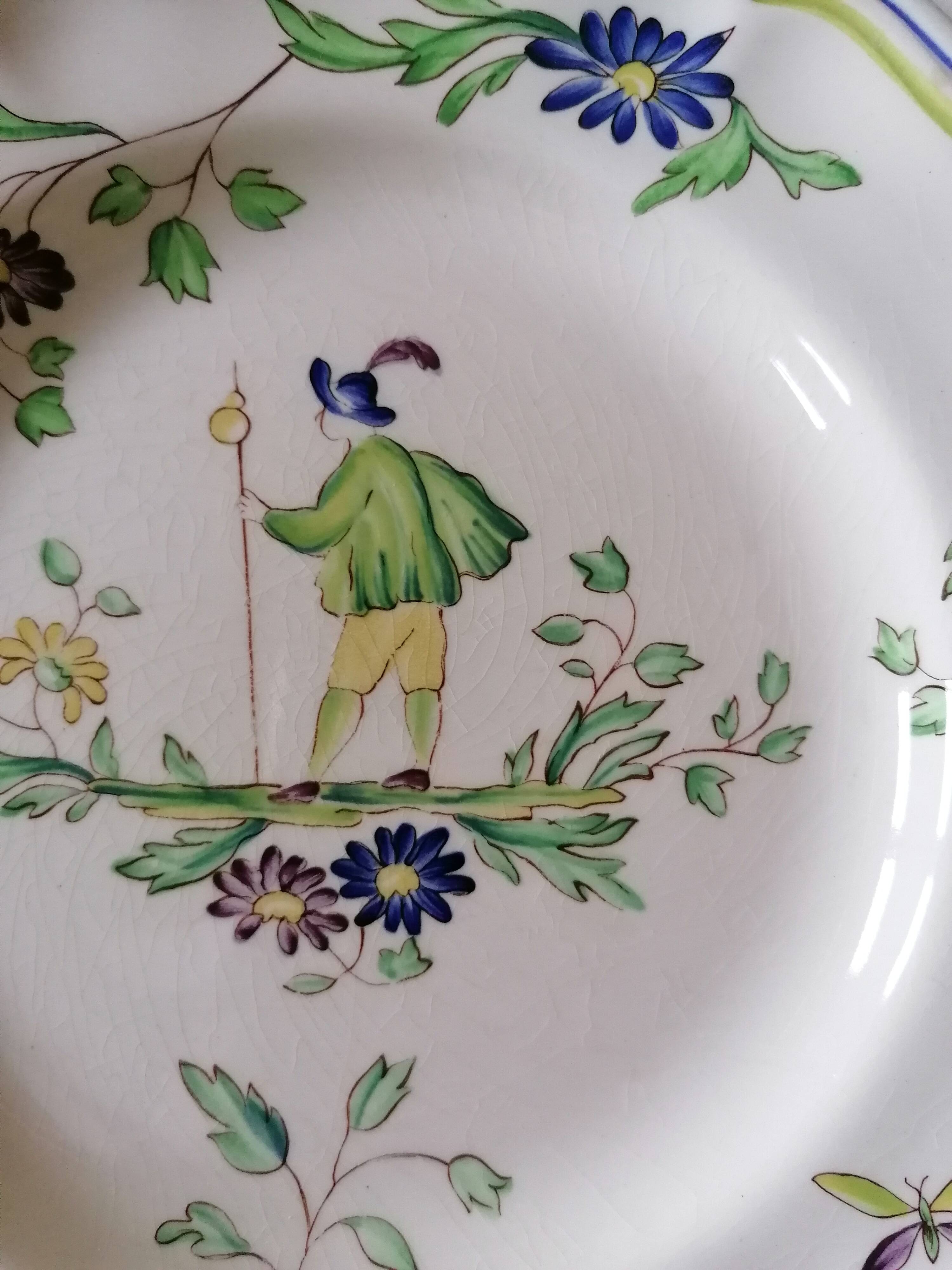 Assiette en faïence de Longchamps décor pèlerin