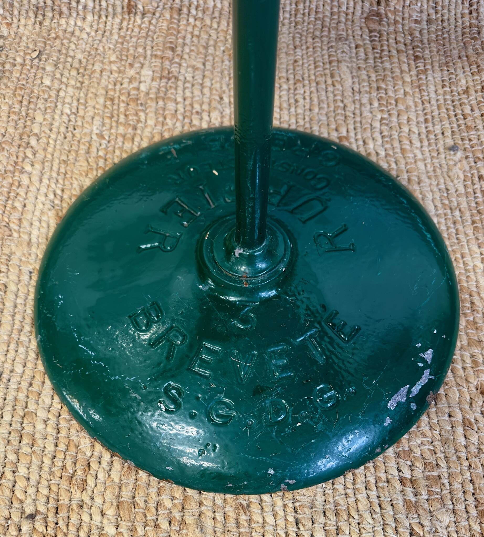 Old metal bistro table - Ruffier Grenoble – enamel paint