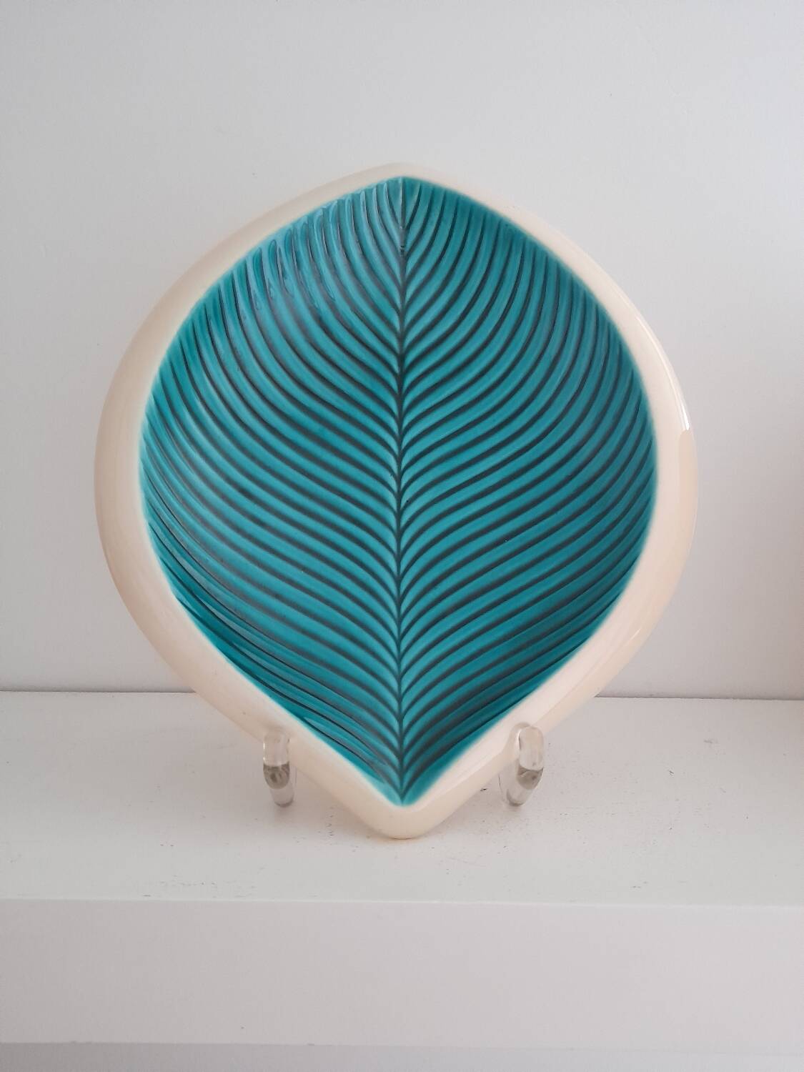 Large Verceram leaf pattern fruit dish