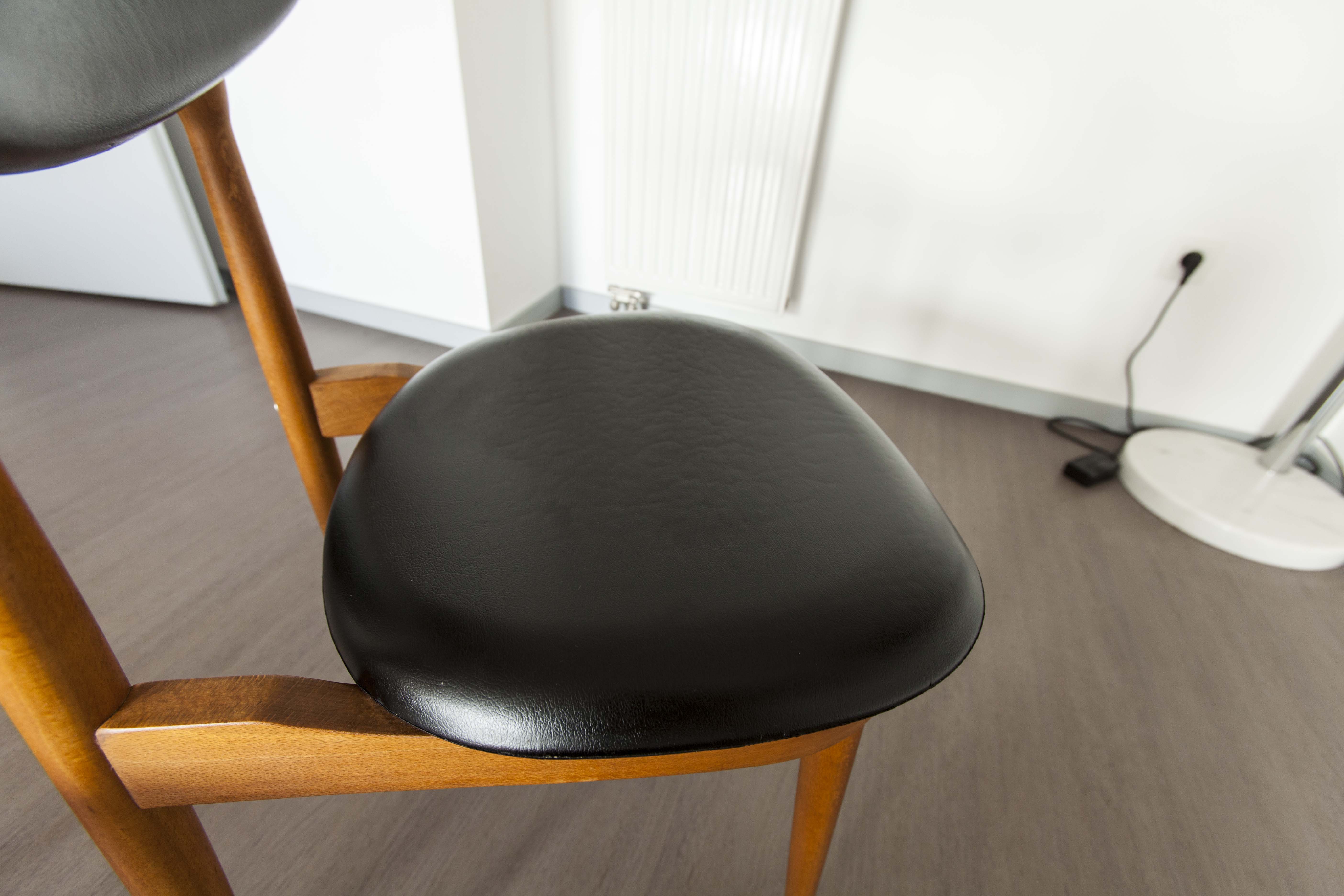 Pair of chairs  Baumann modèle "pégase"