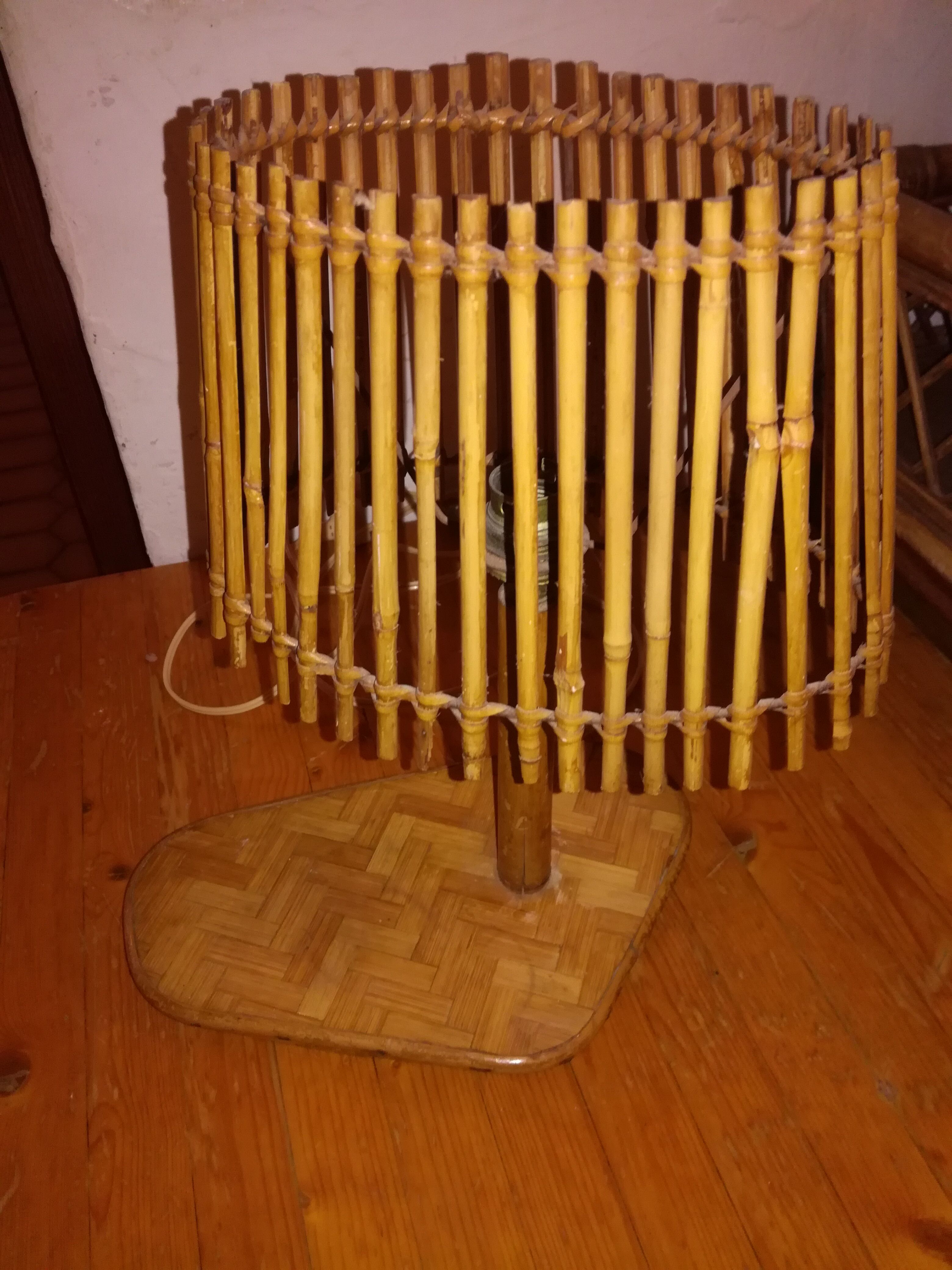 Rattan bedside lamp