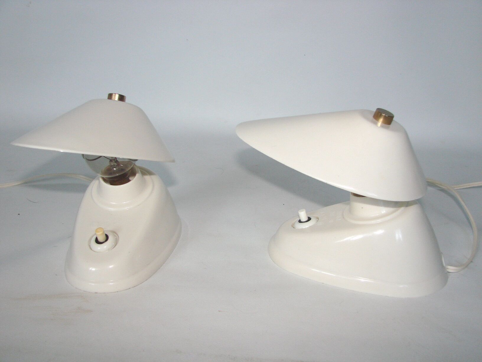 A pair of Bakelite lamps, 50s
