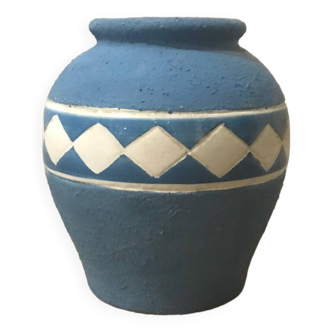 Greek vase acquired in the Cyclades islands