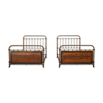 Pair of twin beds in wrought iron and wood, Art Nouveau, 1910