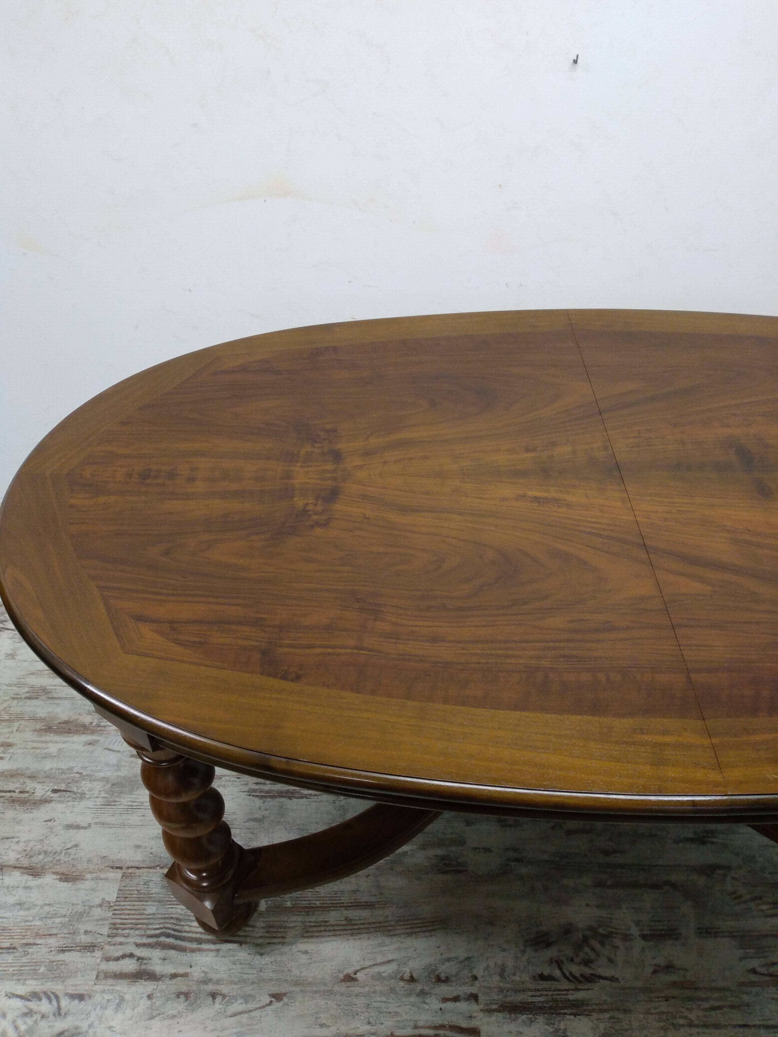 Table style Louis XIII