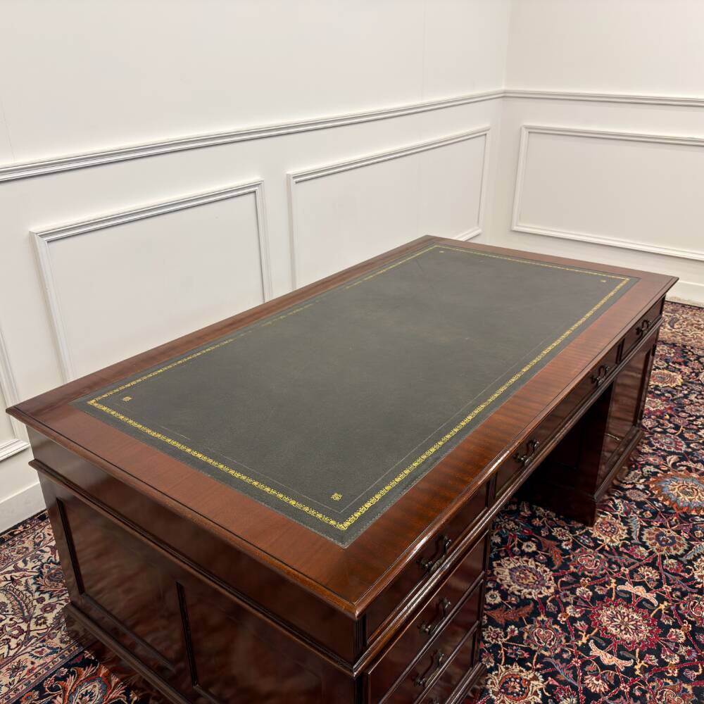 Très grand classique anglais Partnerdesk