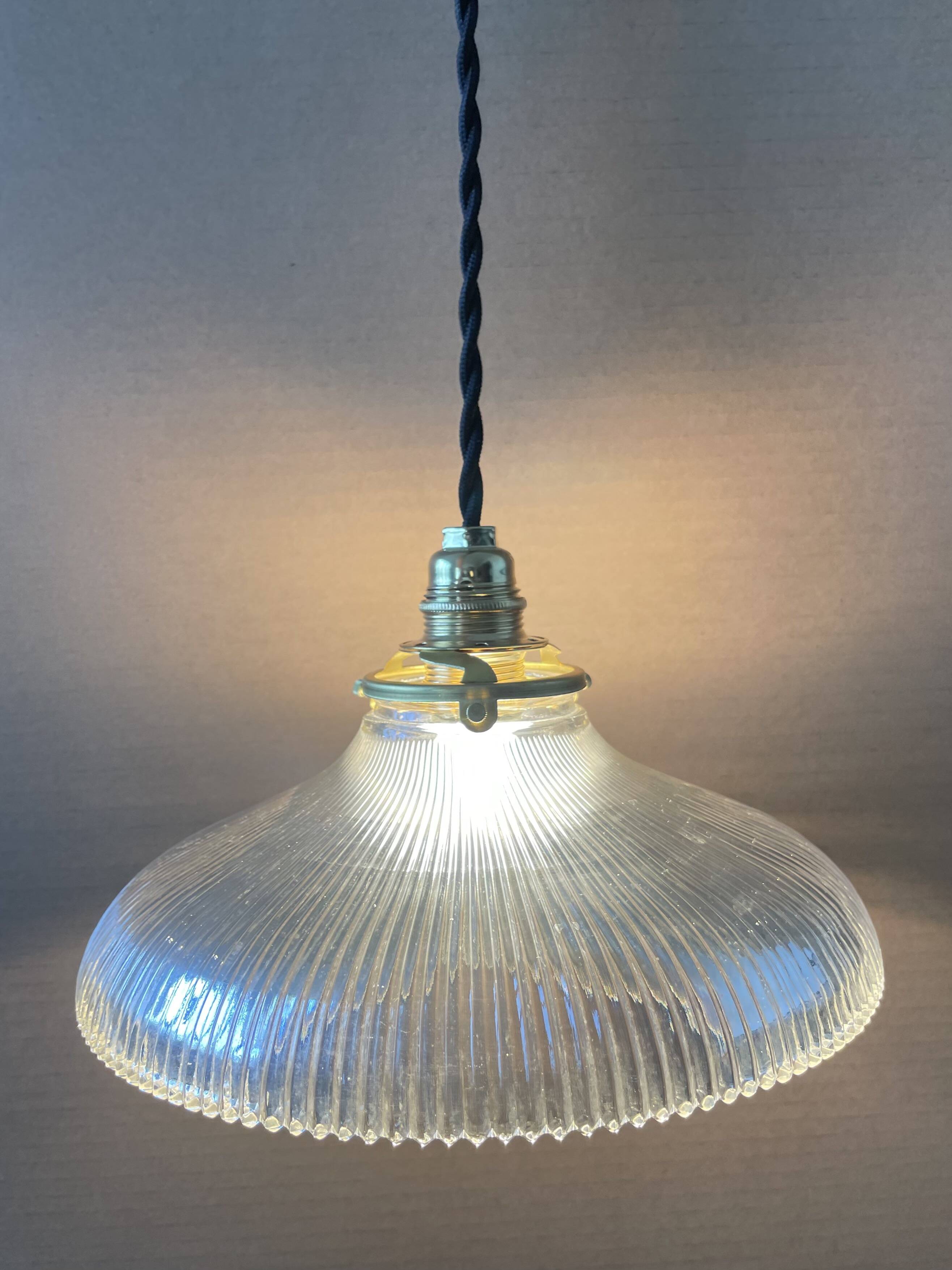 Old holophane suspension