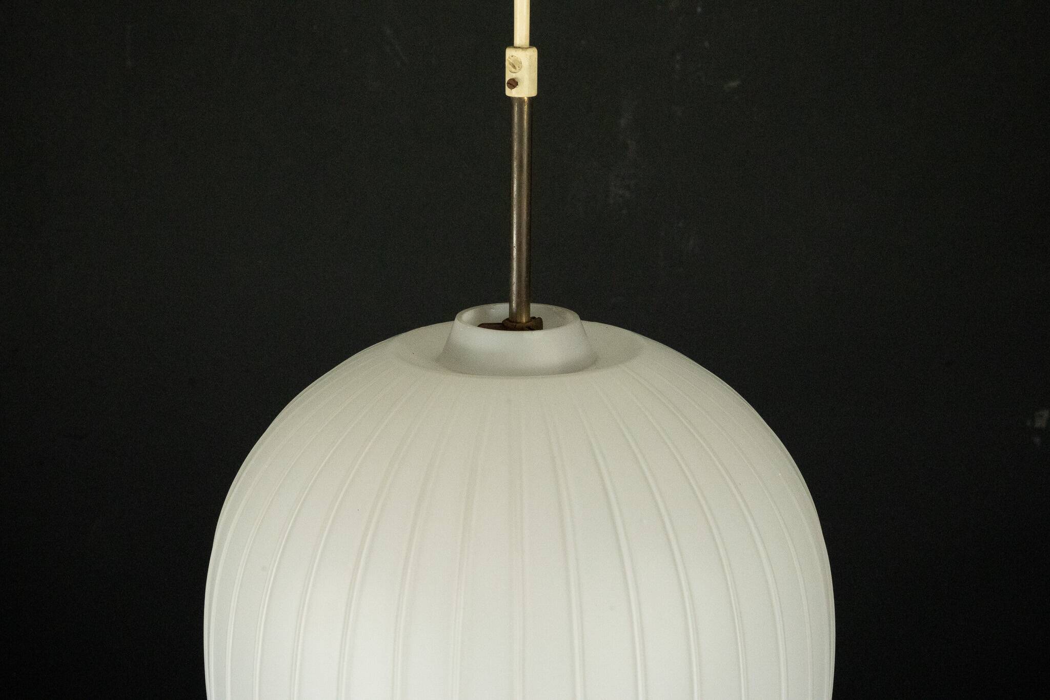 Mid-Century Italian pendant light in the style of Arredoluce Monza. Italy 1950