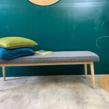 Scandinavian-line bench