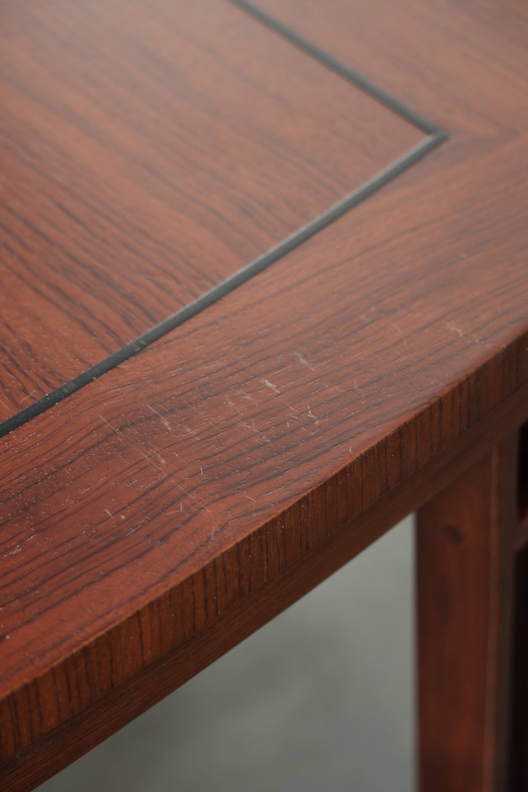 Art Deco design coffee table with extendable parts