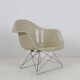 Rare fauteuil en fibre de verre “LAR” de Herman Miller / Charles & Ray Eames sur base “Cat’s Cradle” / années 1950-1960