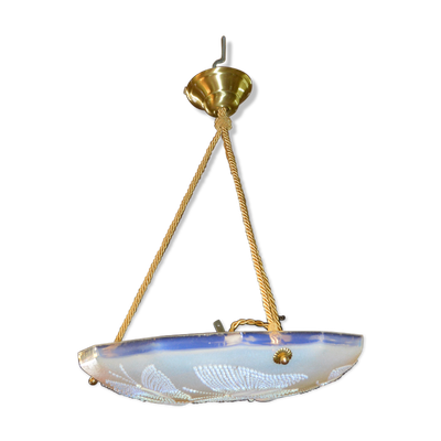 Suspension style art déco en verre pressé opalescent à décor de papillons