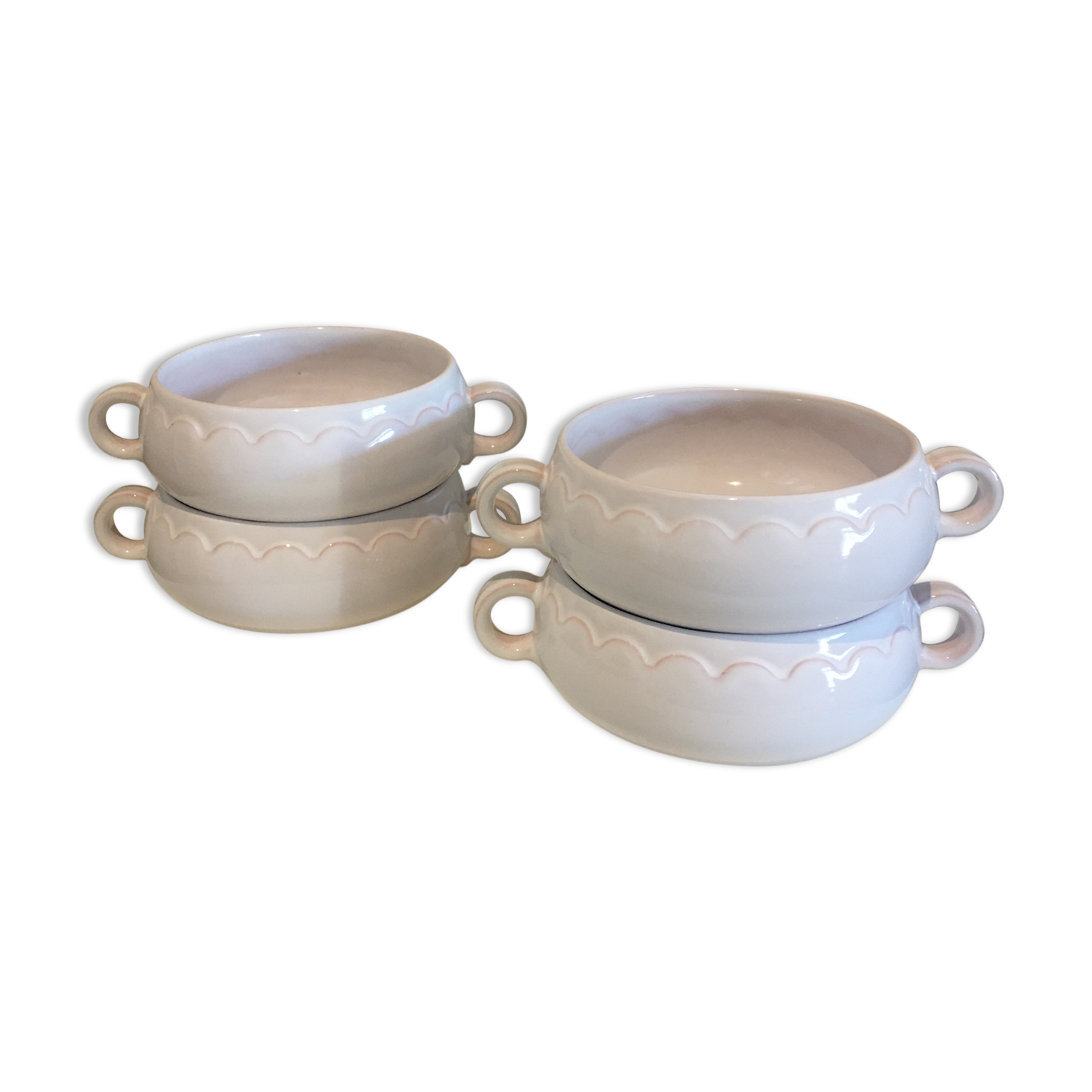 Lot of bowls with handles