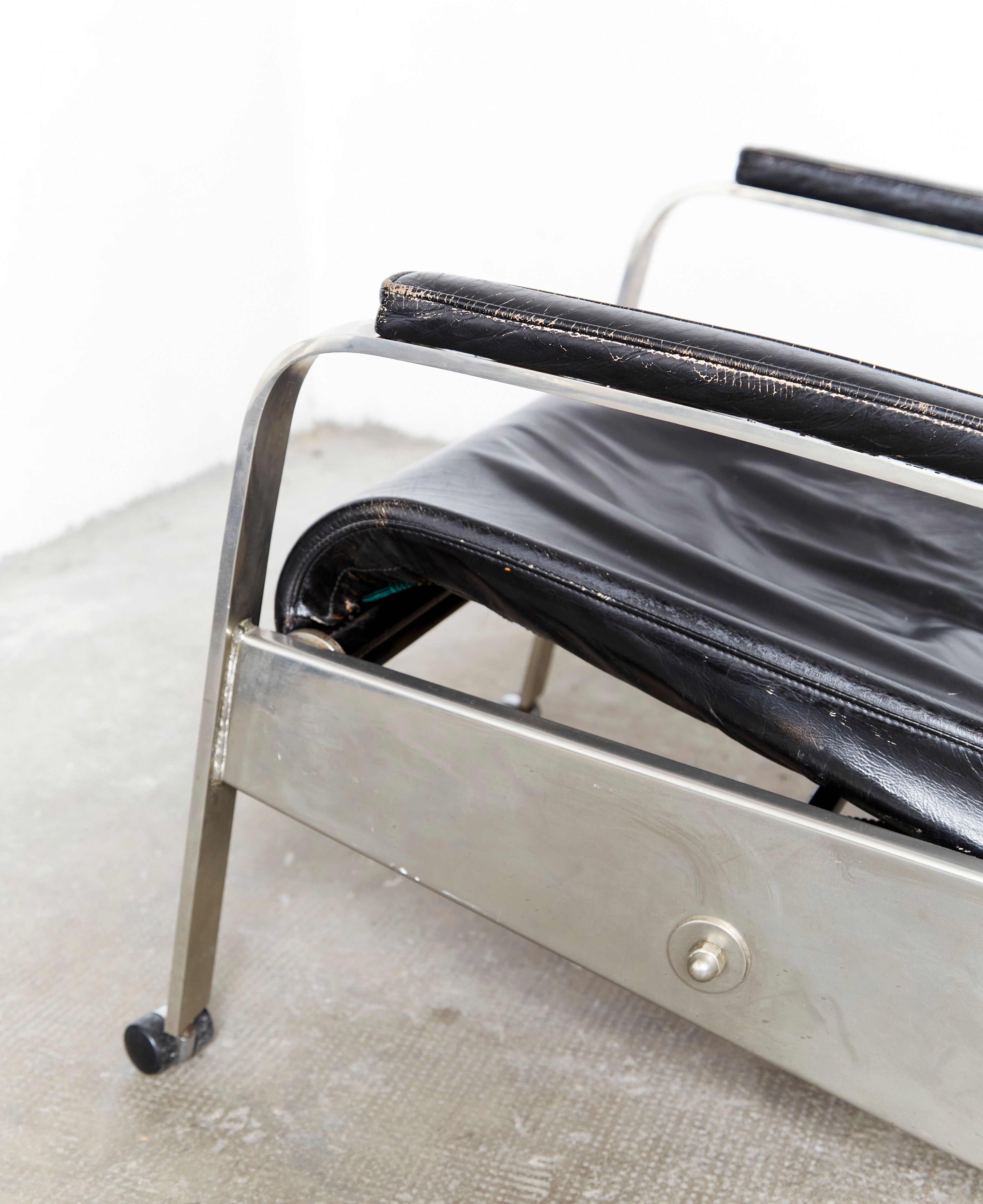 Jean Prouvé lounge chair D80 "Grand Repos" for Tecta