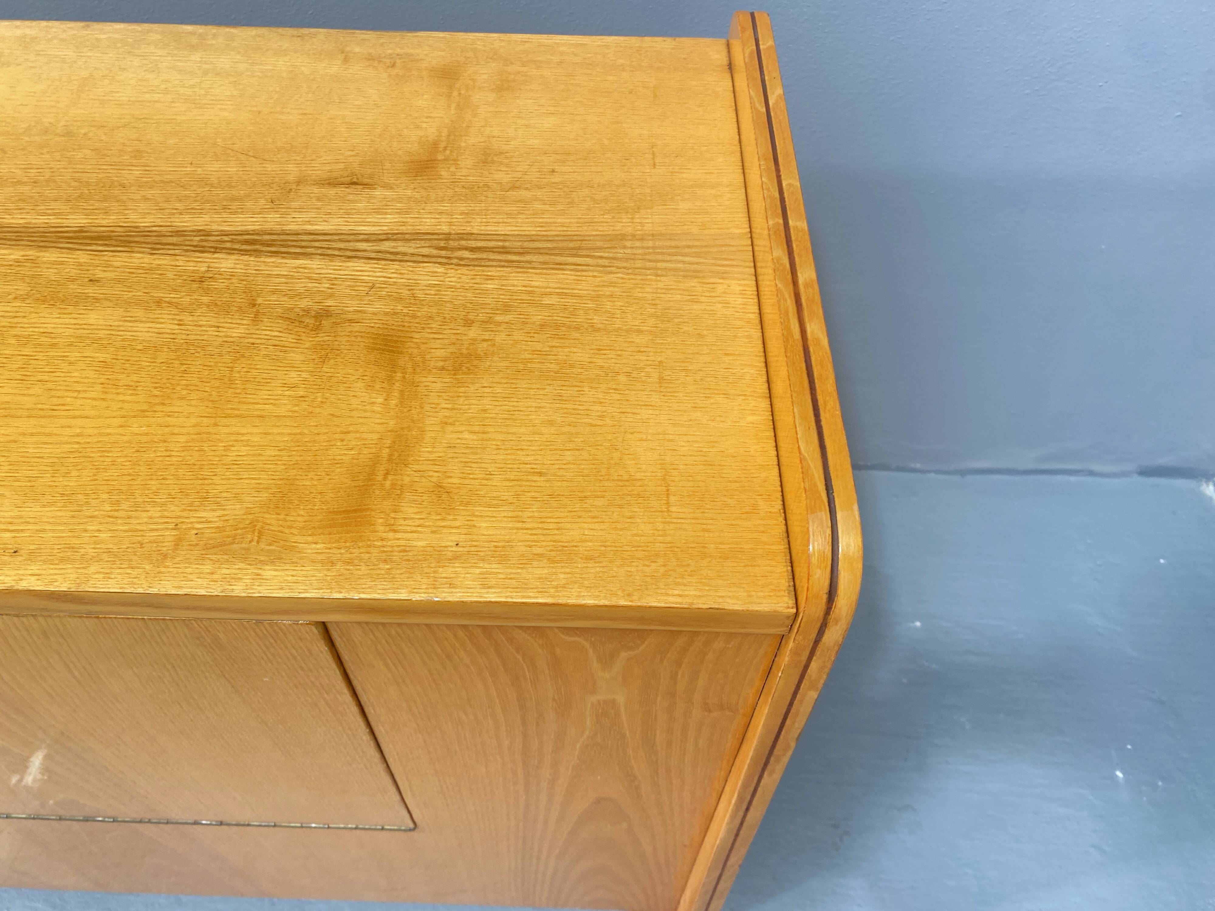 Commode vintage en bois de frêne par F.Jirák pour Tatra, 1960, Tchécoslovaquie