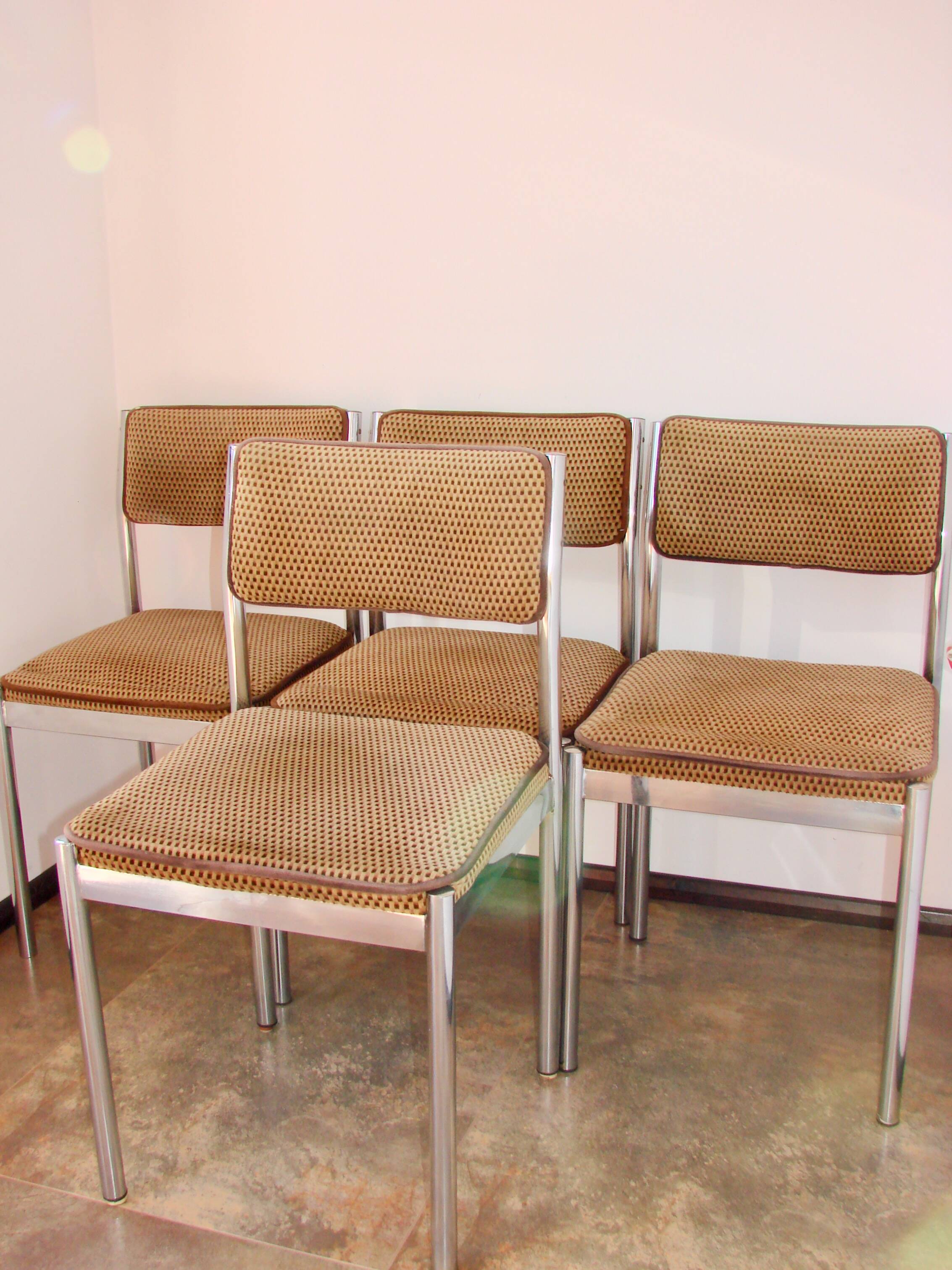 Set of 4 chairs from the 1970s – chrome, vintage fabric