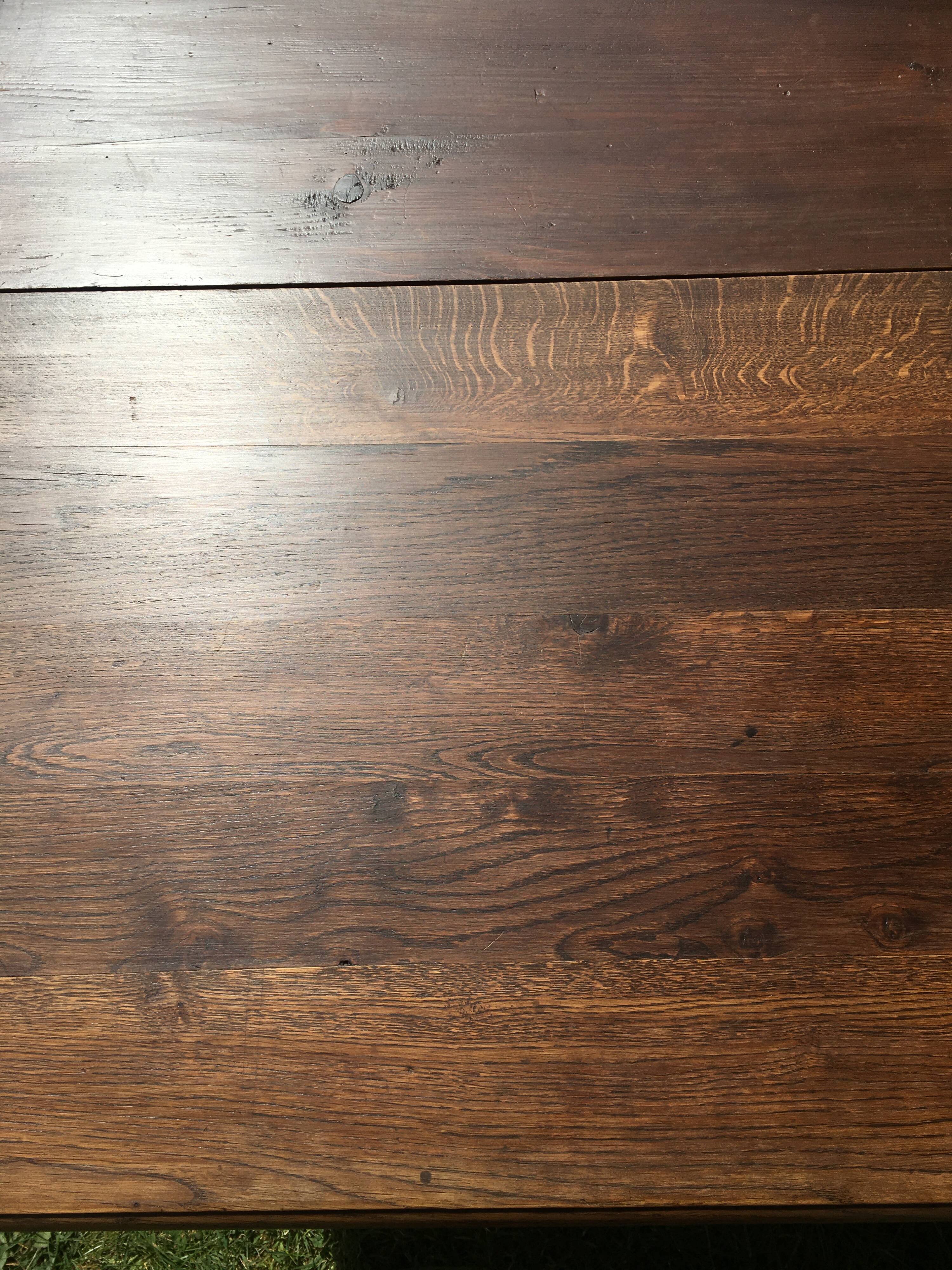 Extendable oak table