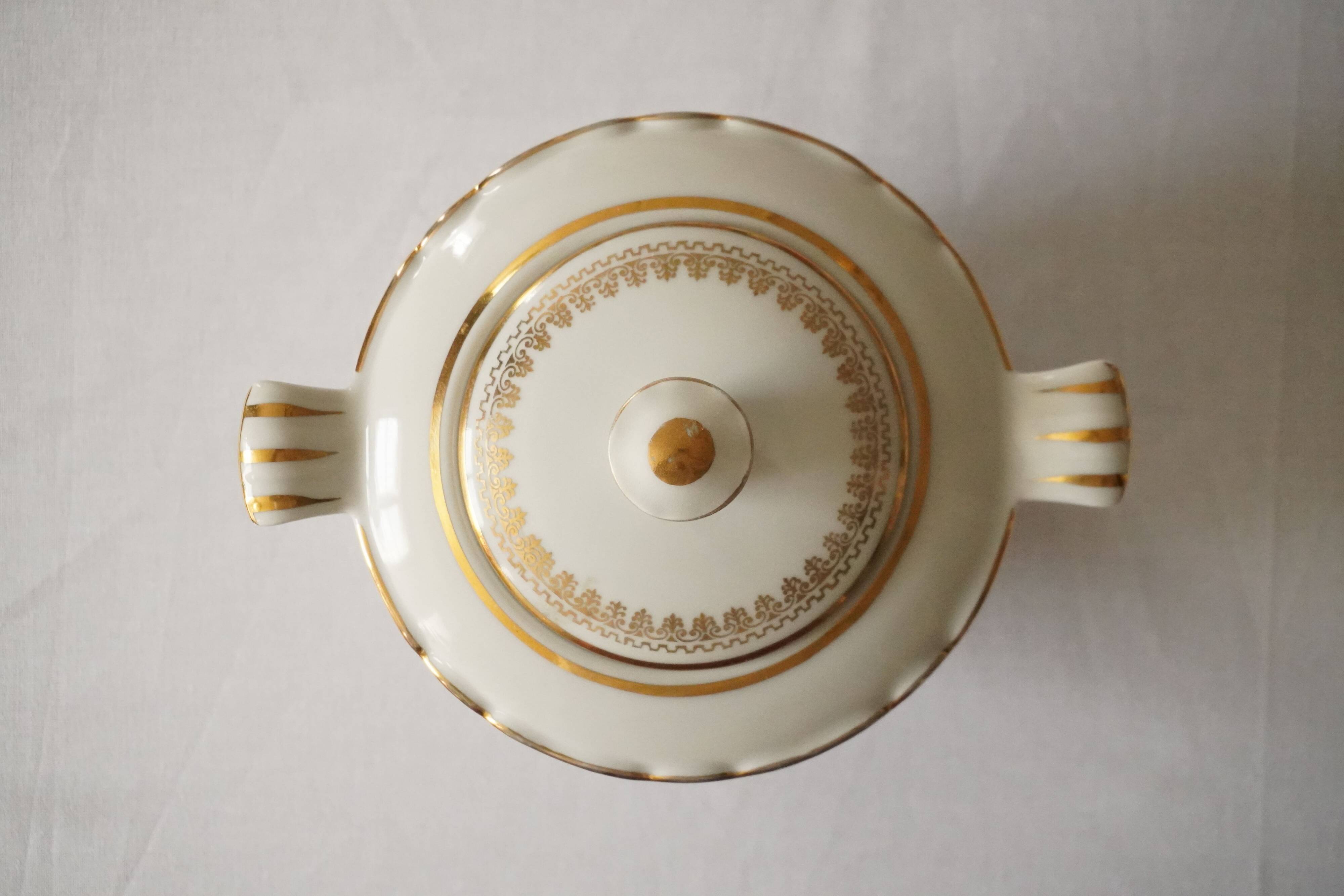 White porcelain sugar bowl/sugar pot with gilt trim, Evor France