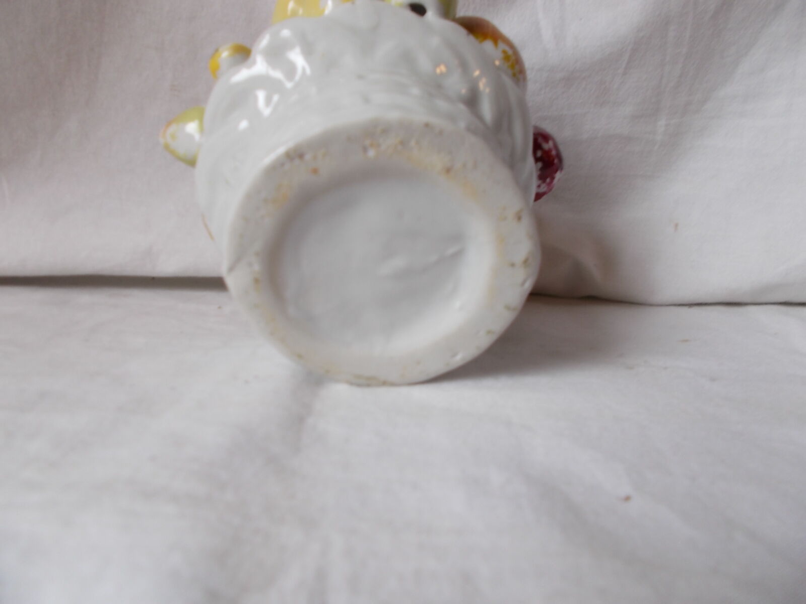 Fruit bowl trompe l'œil in earthenware