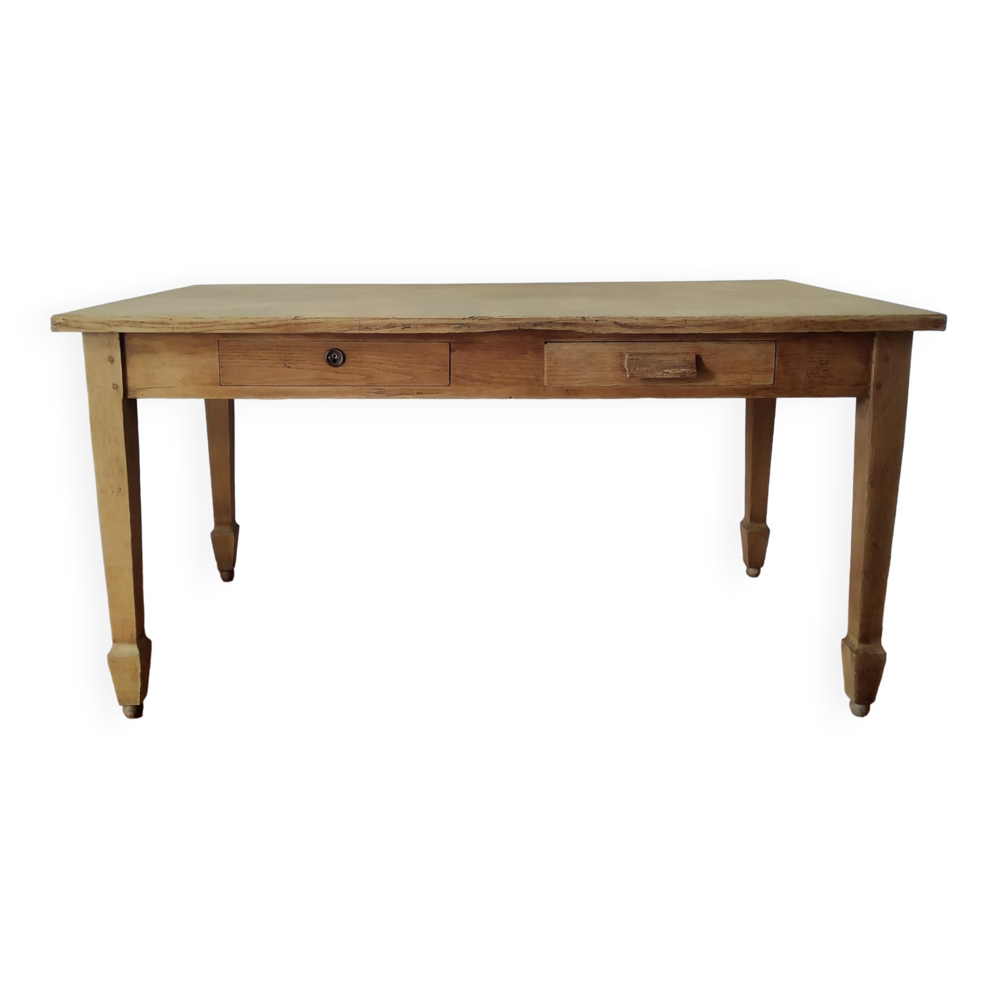 Antique oak table with 2 drawers