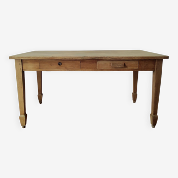 Antique oak table with 2 drawers