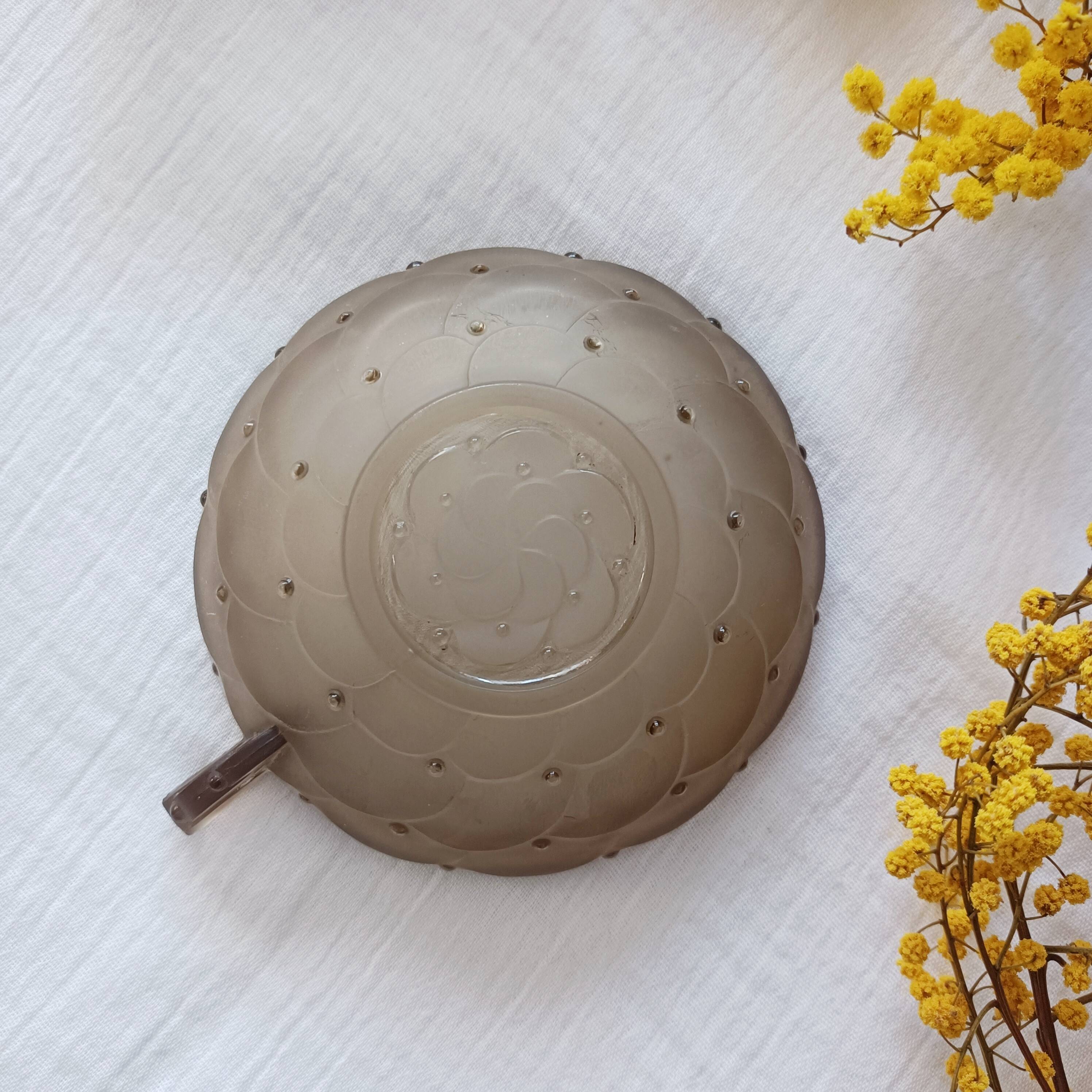 Set of 6 Art Deco dessert bowls in smoked glass.