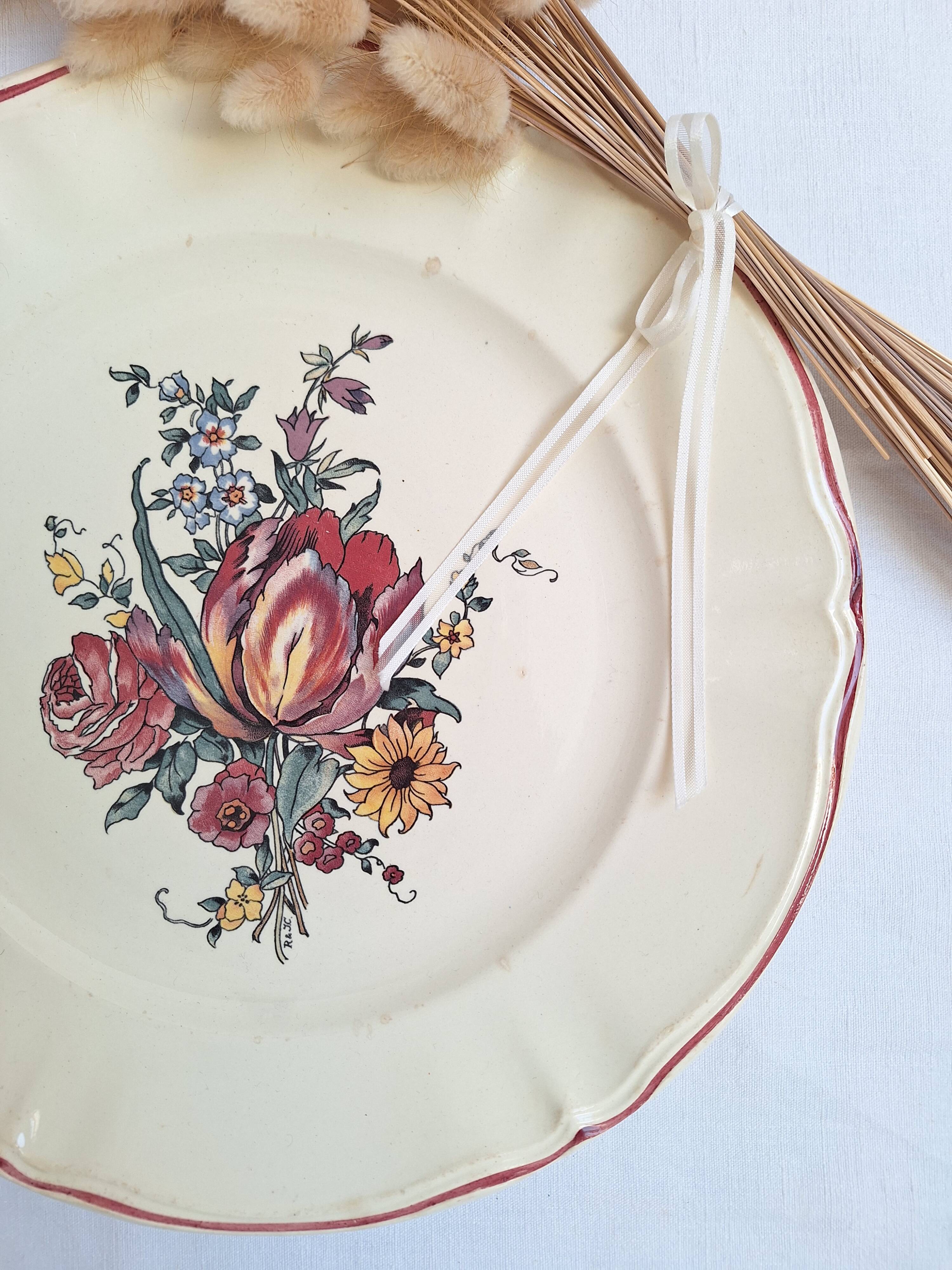 Round plate Digoin Sarreguemines Model Lorraine