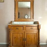 Dressing table with marble shelf