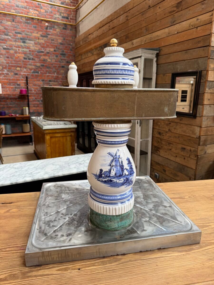1950s bar counter