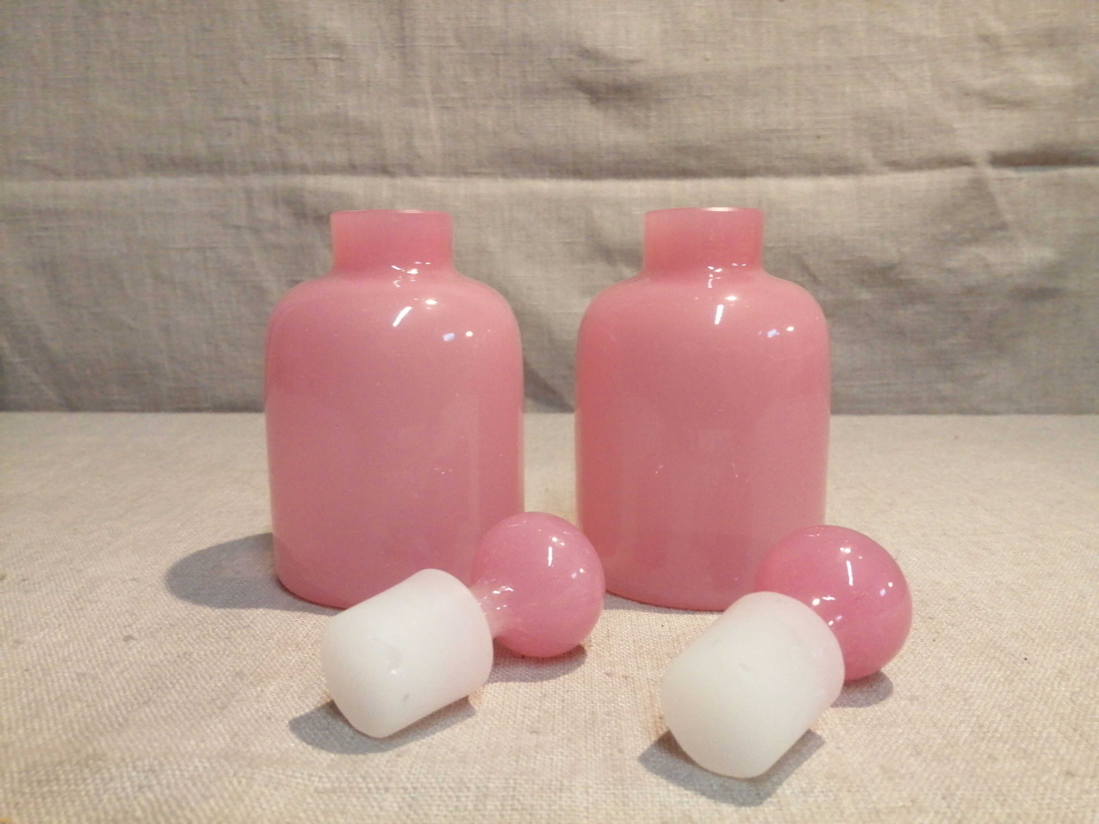 Pair of vintage flakes