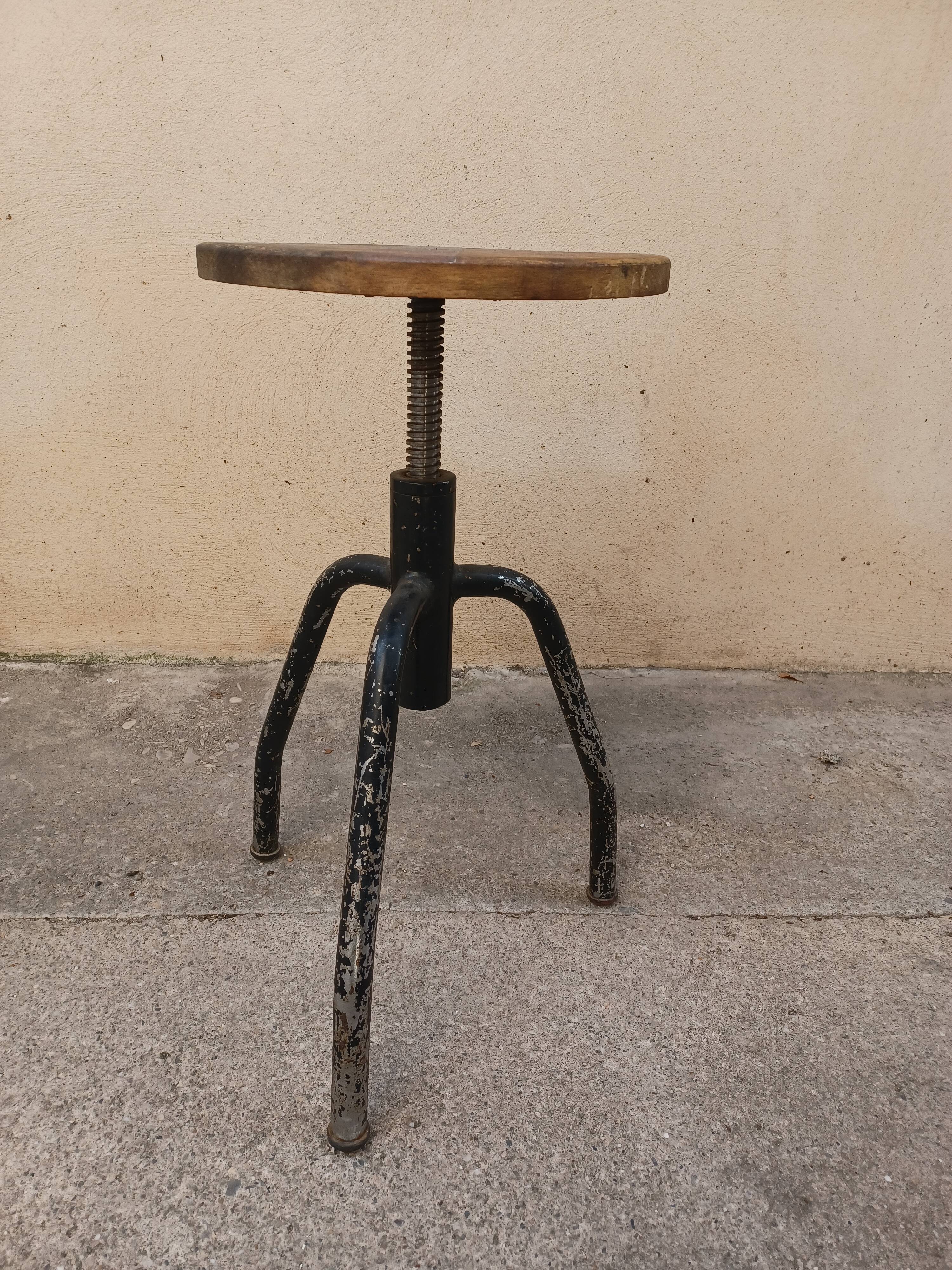 Workshop stool