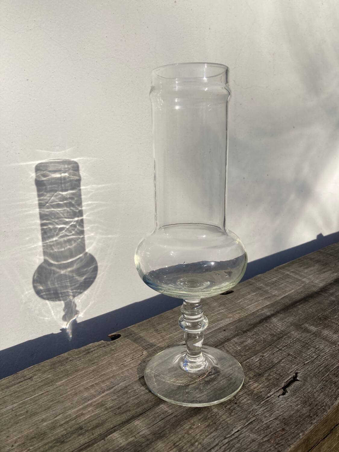 Vase sur pied en verre transparent