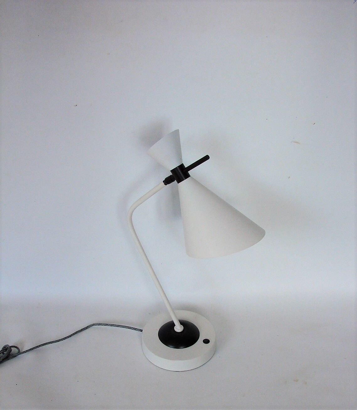 Desk lamp