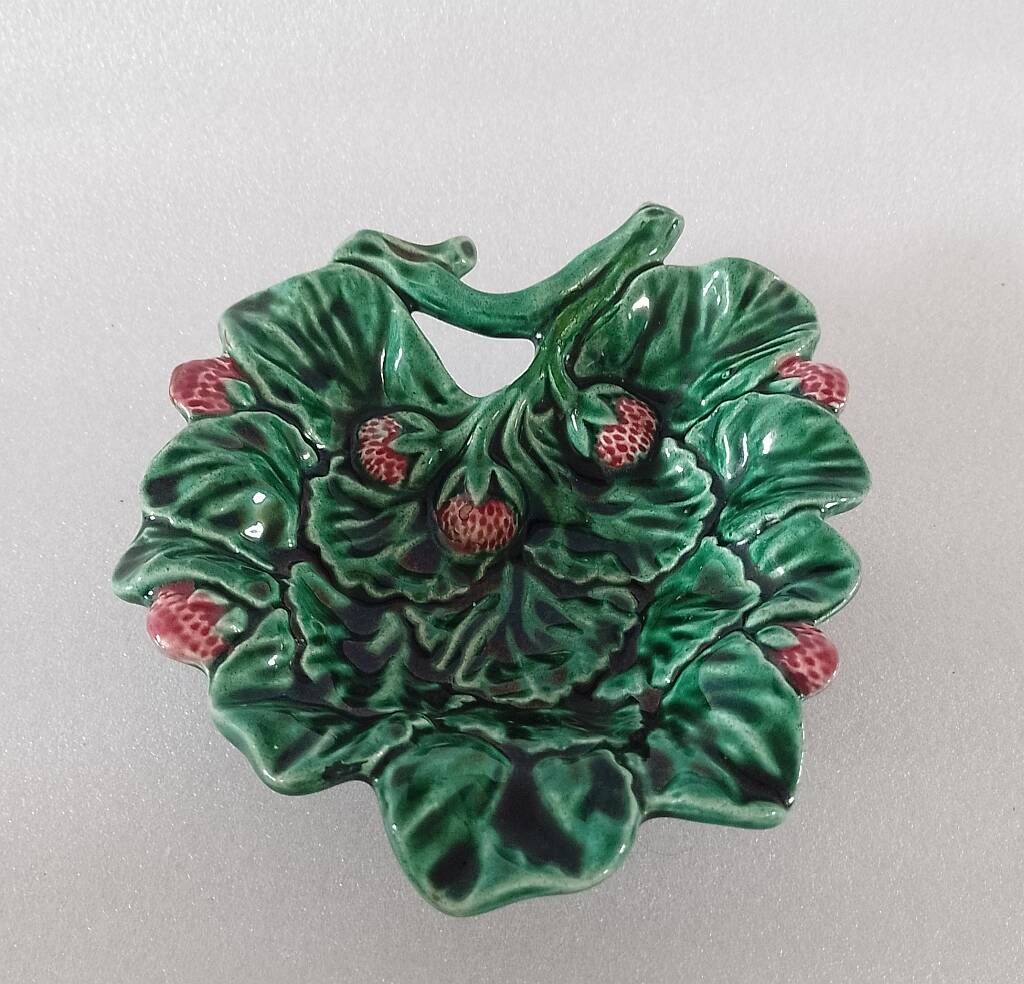 Vintage Majolica Strawberry Leaf Shaped Dish Ceramic Green Red