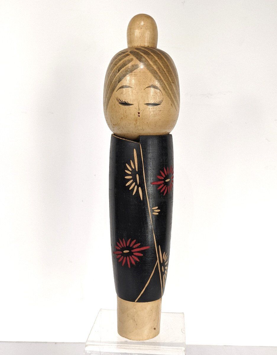 Kokeshi doll plum blossom by master Sato Suigai (Japan 1920 - ?)