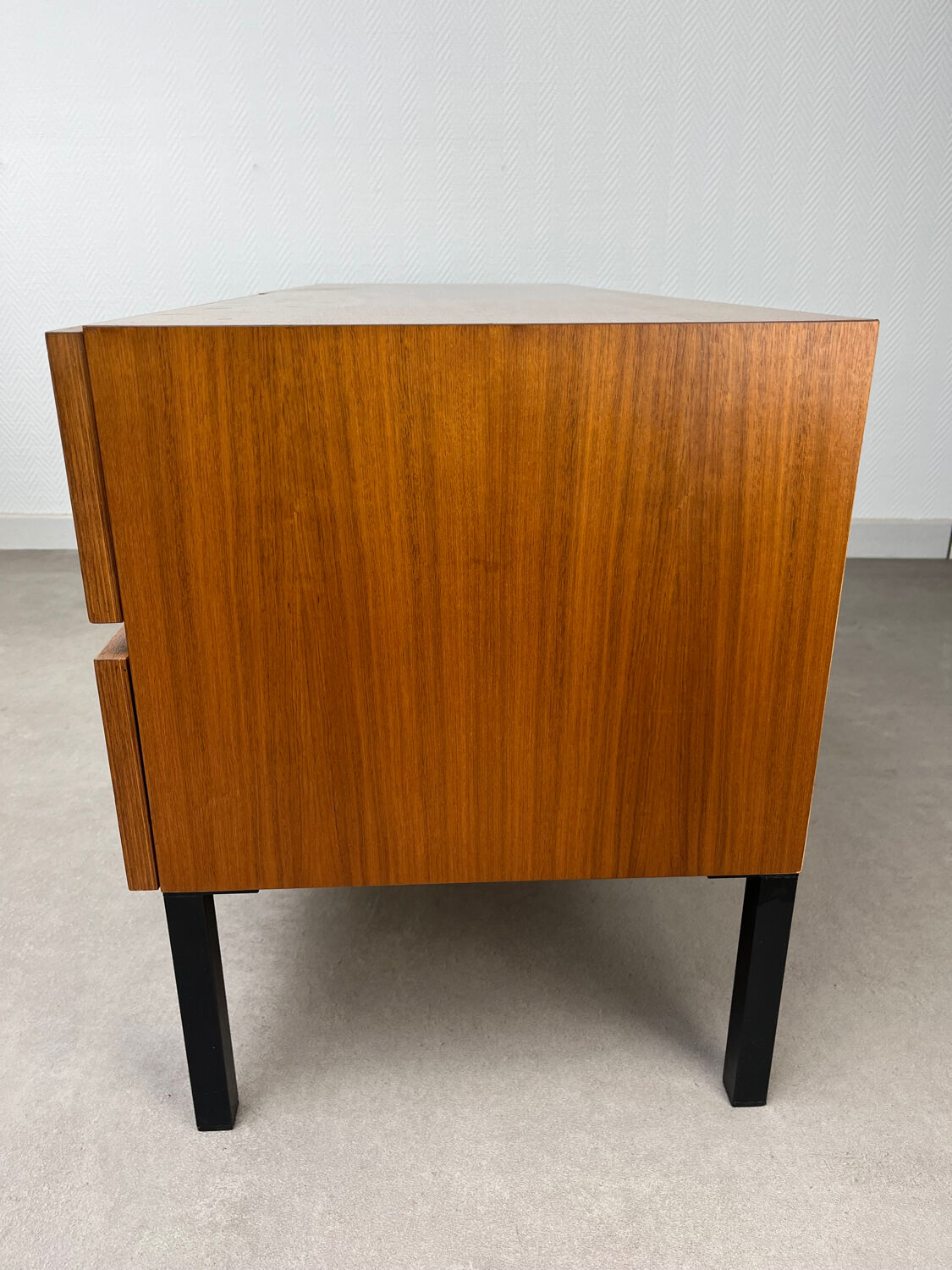 Modernist sideboard, 1950s TV unit.