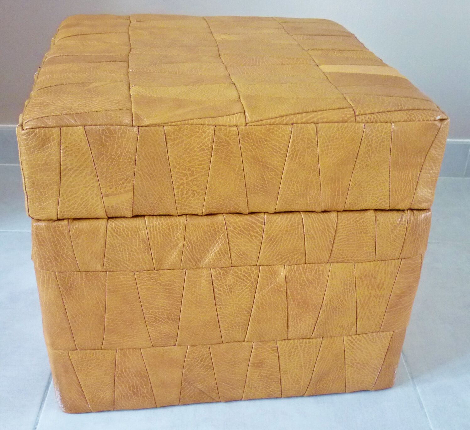 Stool, leather storage chest, 60