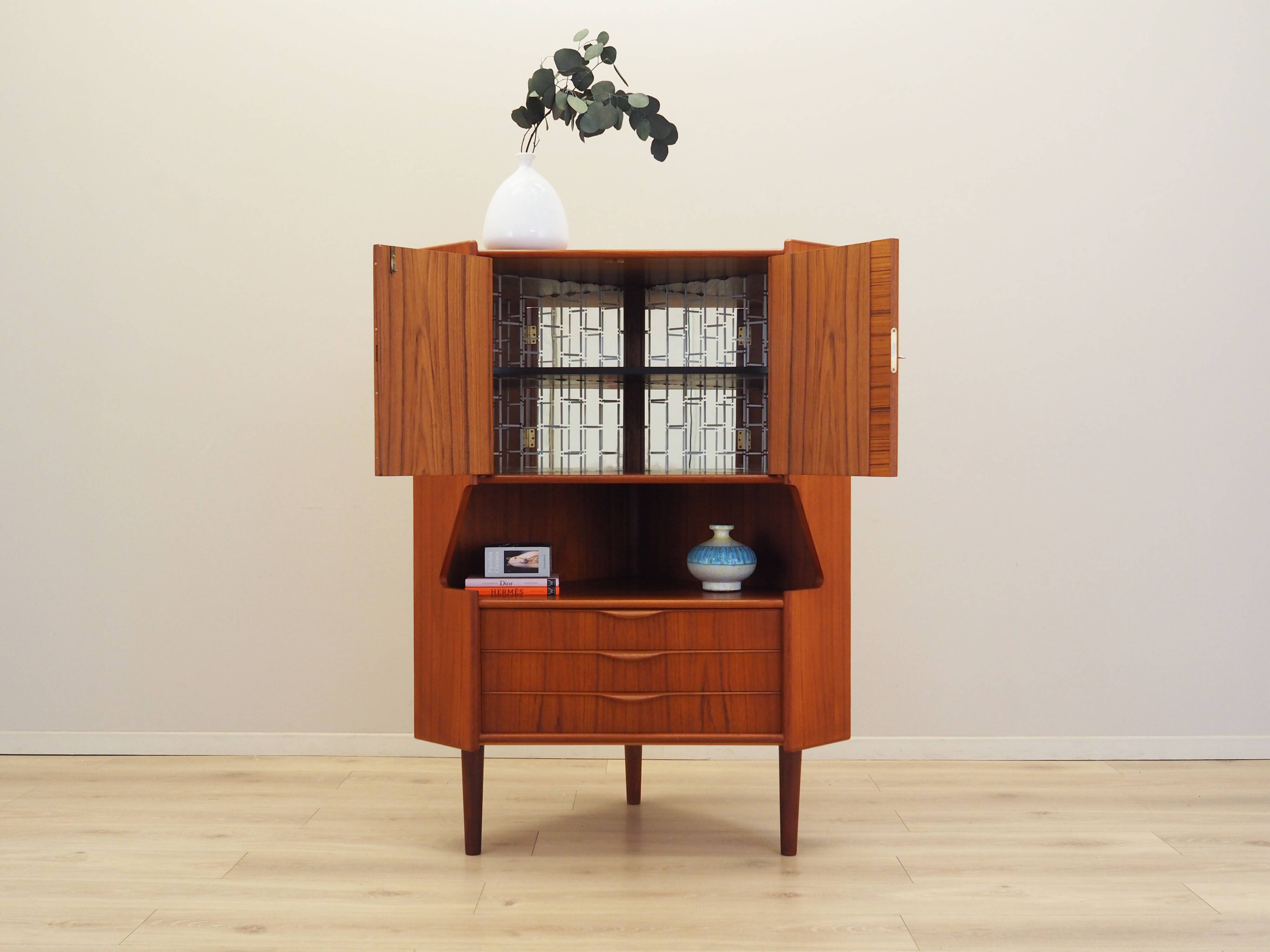 Teak corner cabinet, Danish design, 1970s, production: Denmark