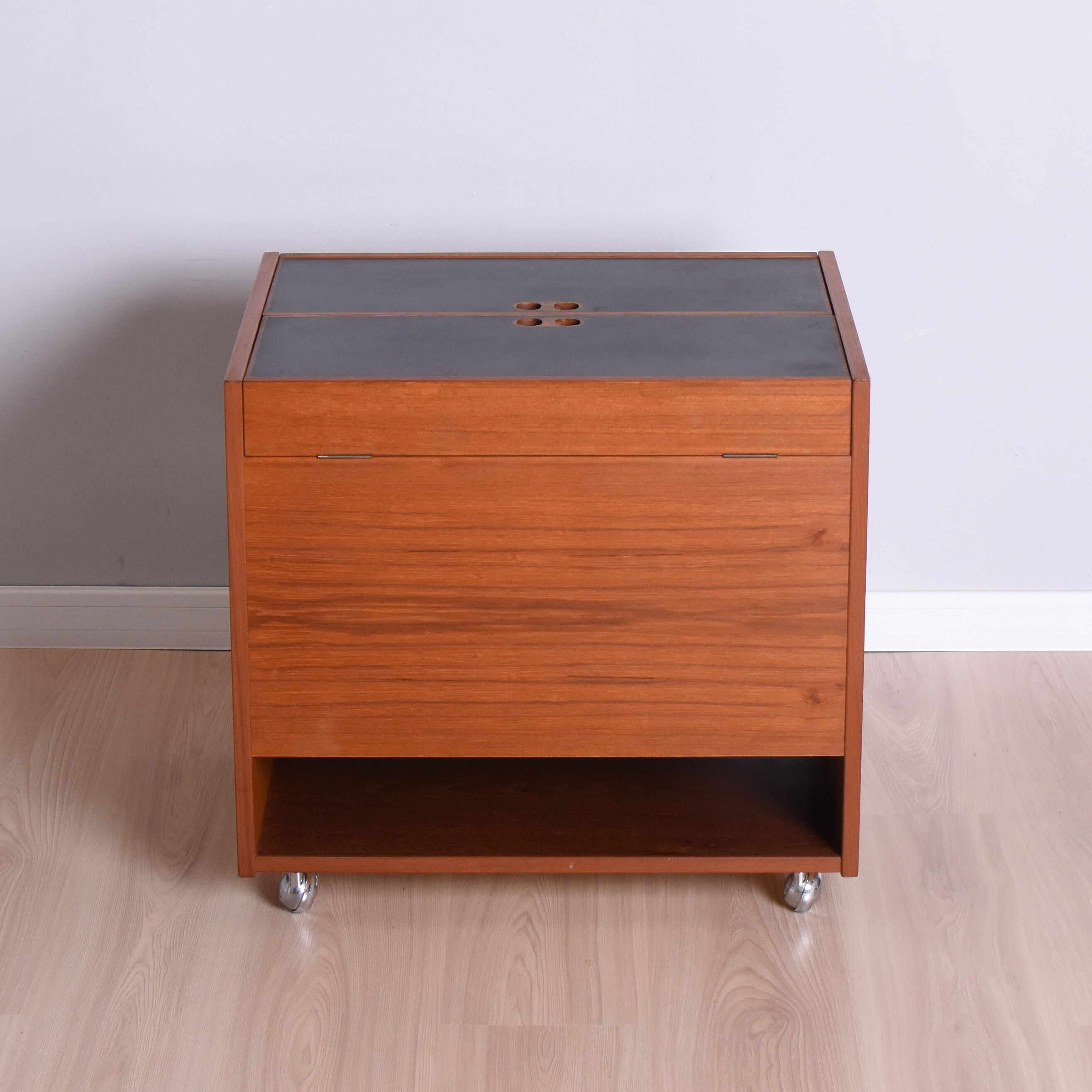 Modern teak bar cabinet from Randers Møbelfabrik, 1960s