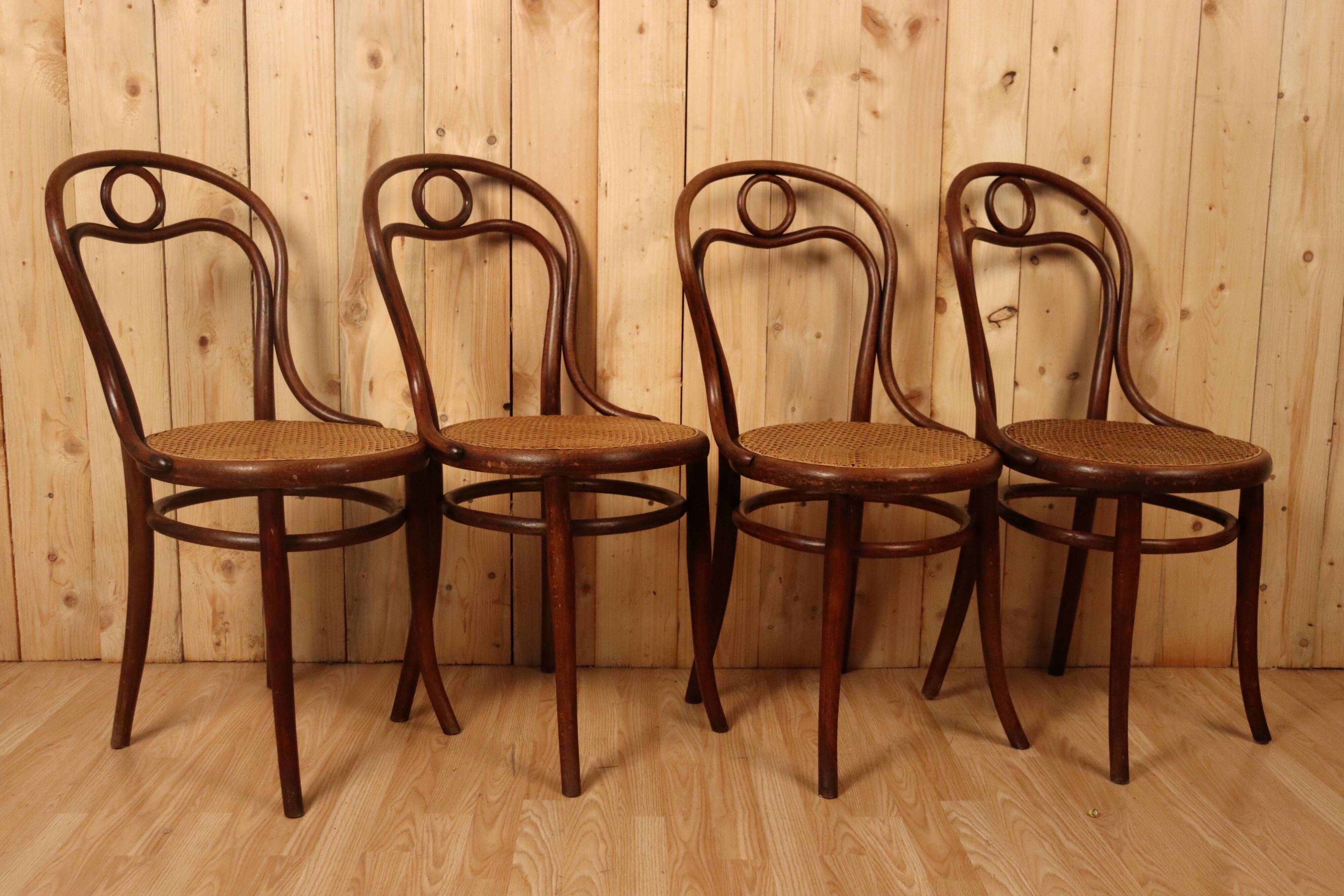 Set of 4 Thonet bistro chairs n°31