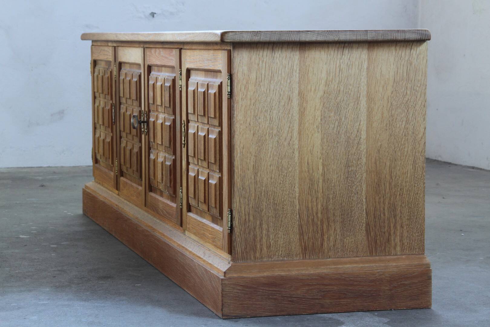 Vintage 1960/70s Danish Brutalist Light Oak Low Sideboard / Crezenda
