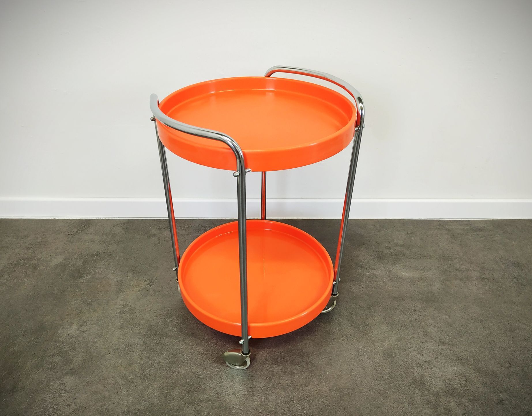 70's wheeled service