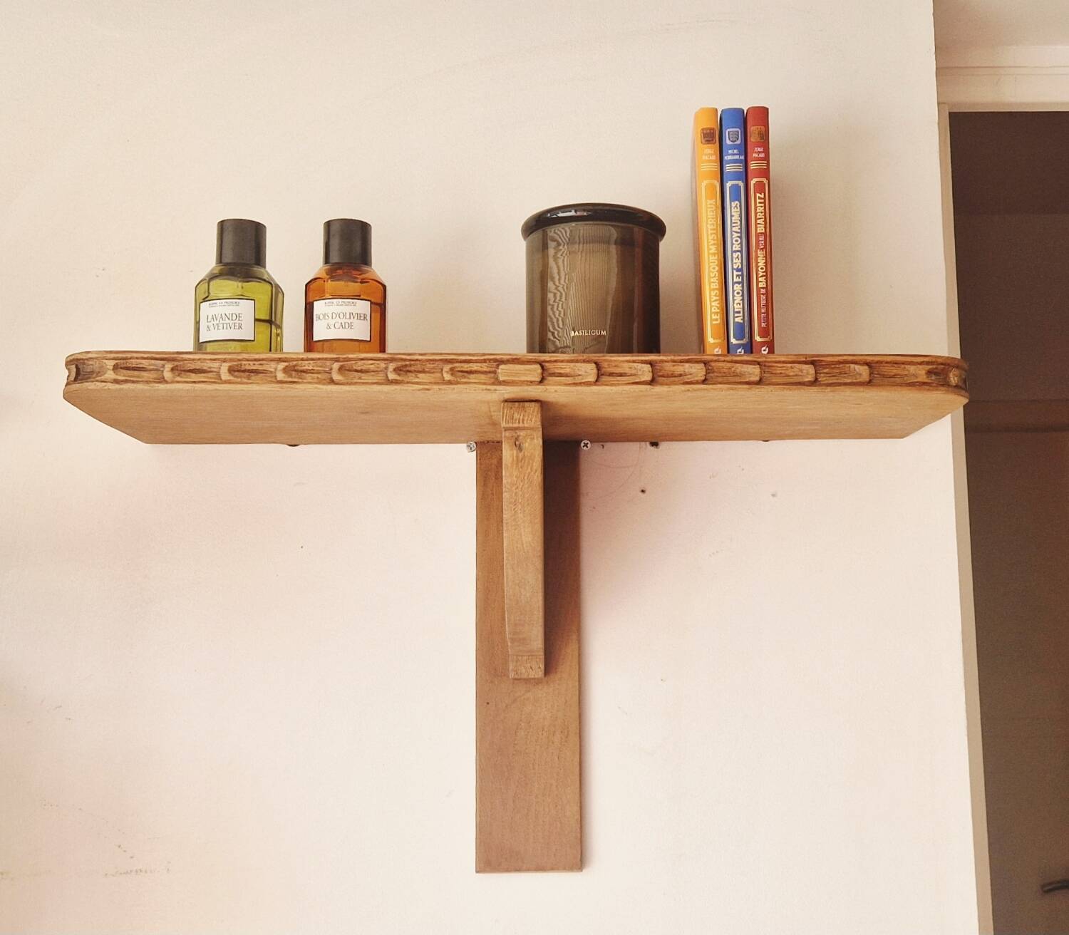 Solid oak wall shelf - Rustic Louis XVI style