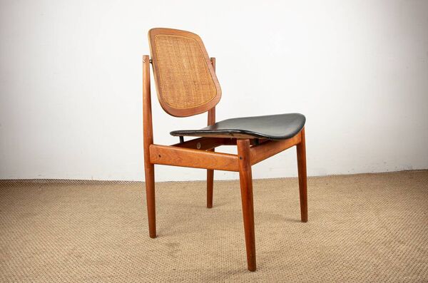 6 chaises Danoises en Teck, Cannage et Cuir, modèle FD 187 par Arne Vodder