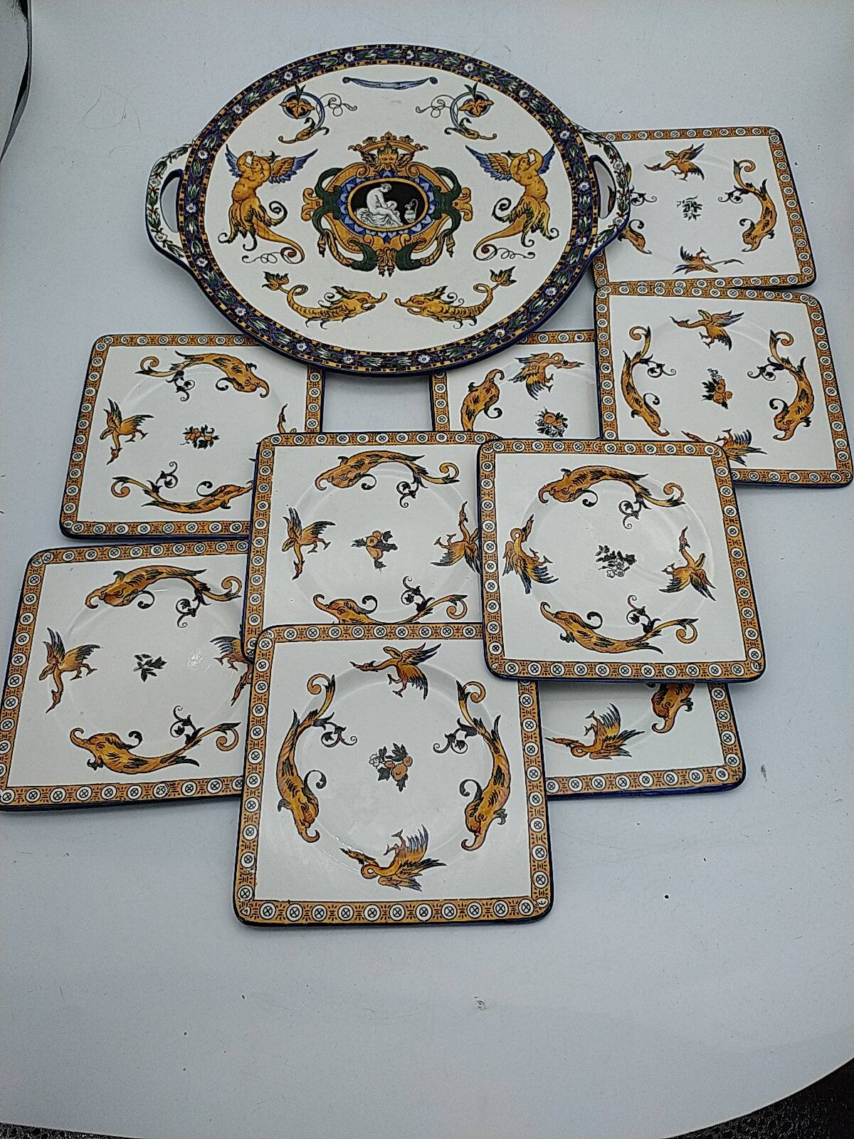 Service à dessert . Gien renaissance circa 1930 .